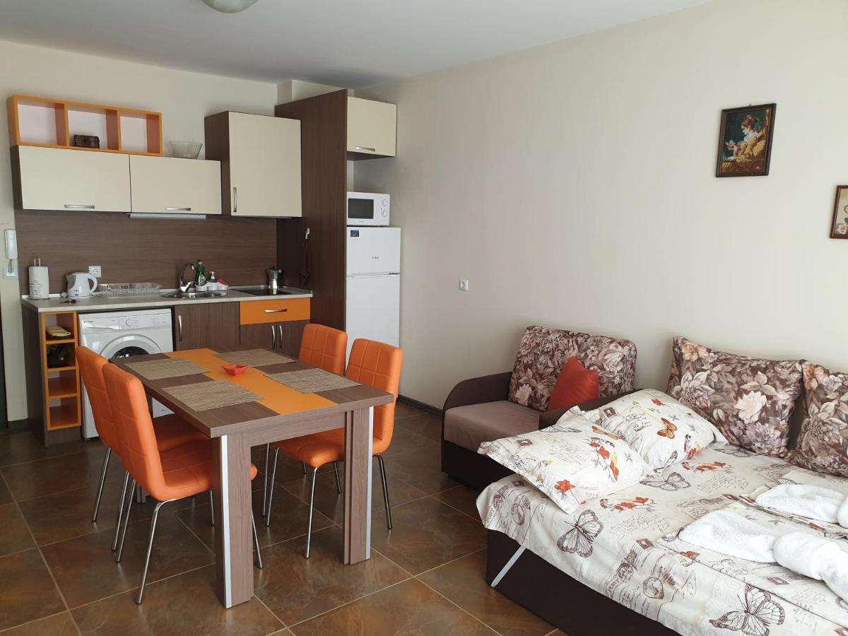 Апартаменти Кастро/Castro Apartments ซาเรโว ภายนอก รูปภาพ