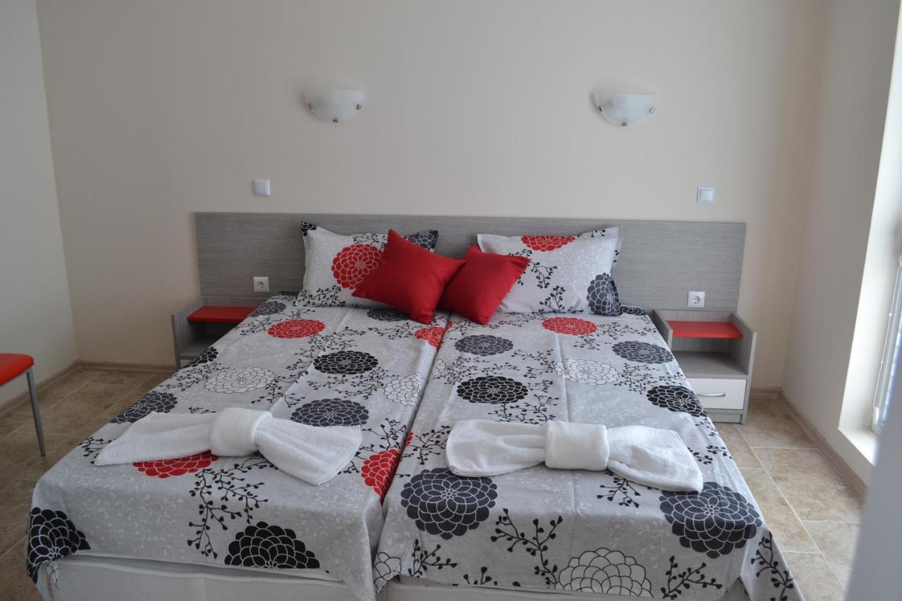 Апартаменти Кастро/Castro Apartments ซาเรโว ภายนอก รูปภาพ