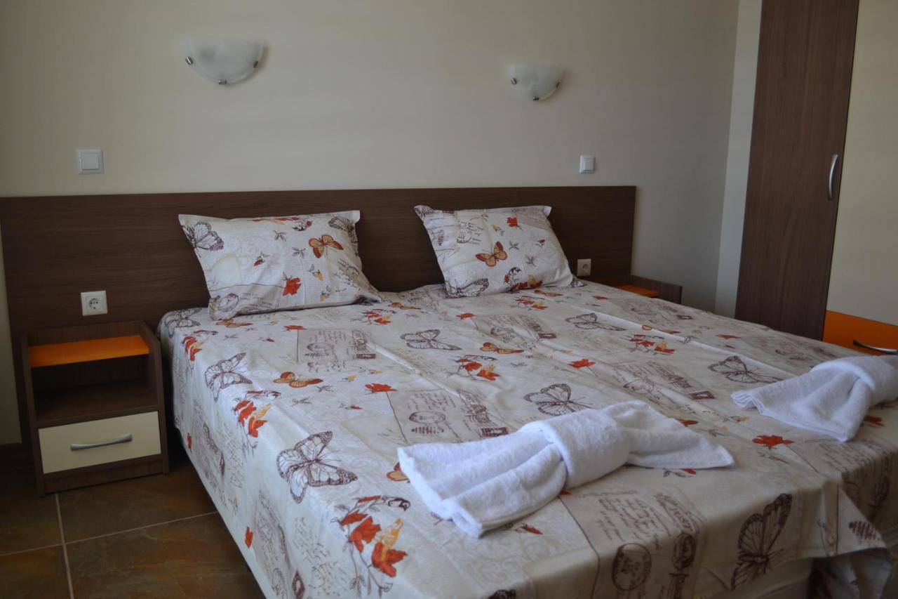Апартаменти Кастро/Castro Apartments ซาเรโว ภายนอก รูปภาพ